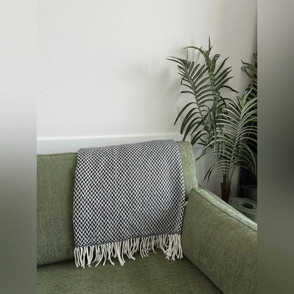 West Elm Knit Acrylic Blanket Throw Chevron 46x55 inches